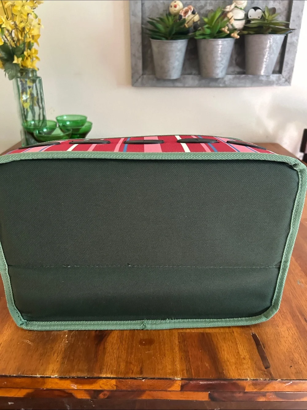 Rubbermaid Ribbon Organizer Canvas Red/Pink Striped 2 Sections 5 Grommets